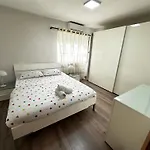 아파트 Bob Marley *