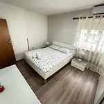 아파트 Bob Marley